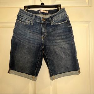 The size is on the picture